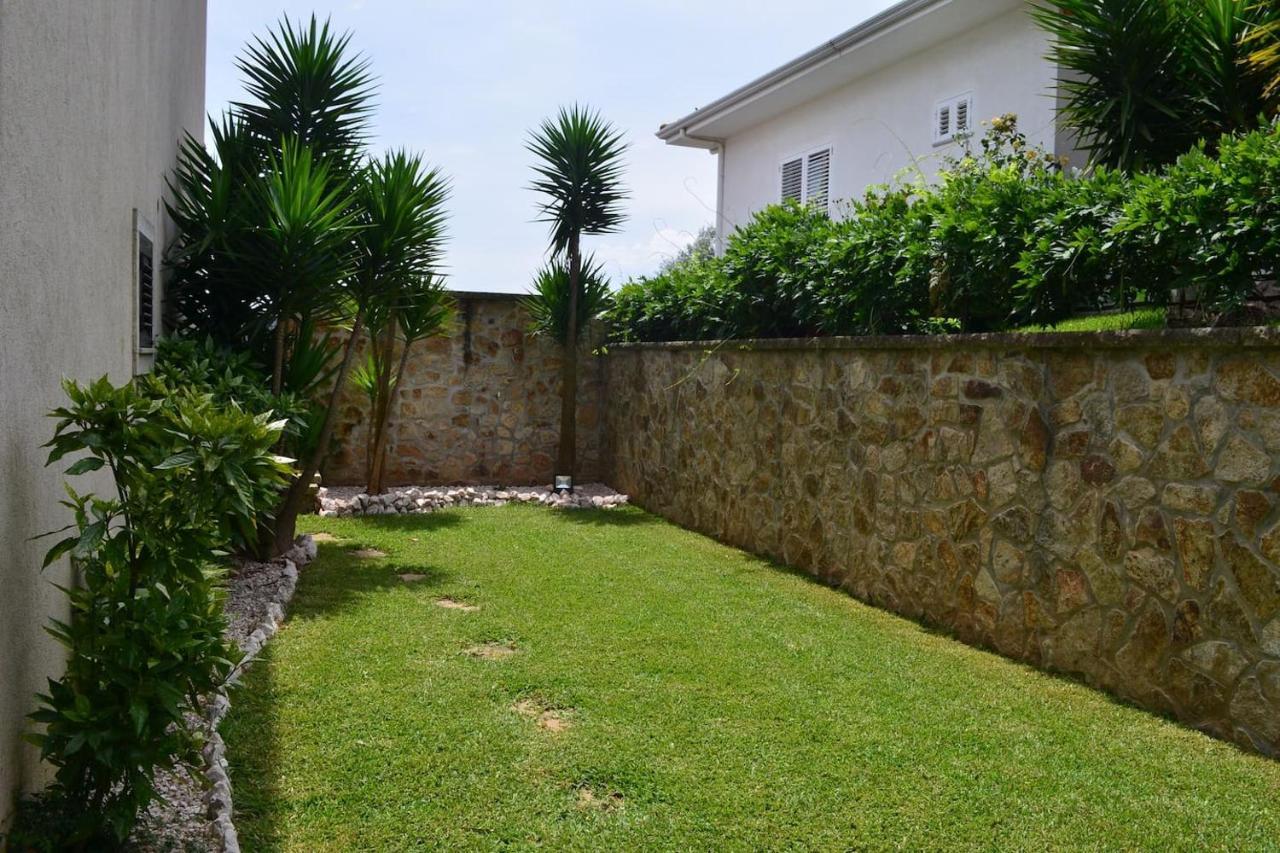 Valadas Guest House Canedo  Buitenkant foto