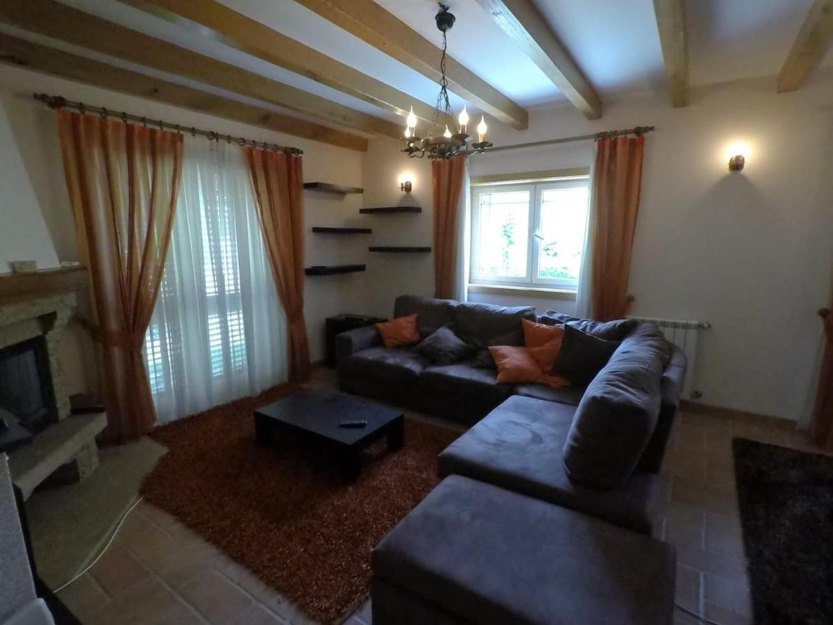 Valadas Guest House Canedo  Buitenkant foto
