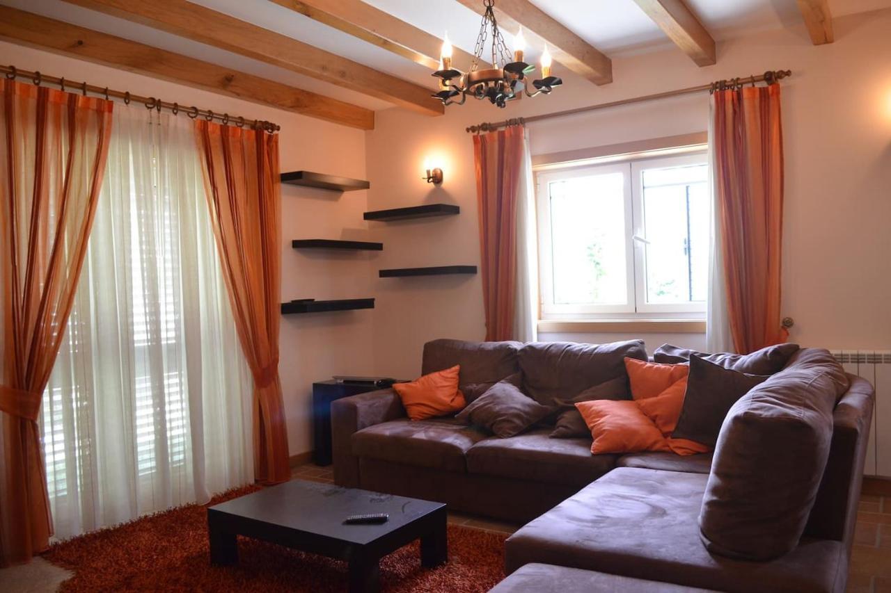 Valadas Guest House Canedo  Buitenkant foto